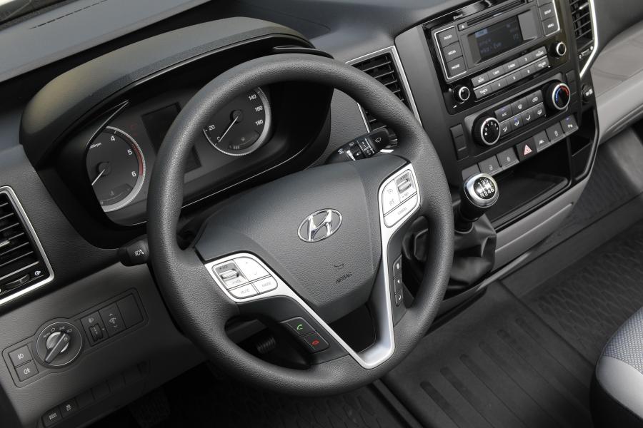  Hyundai H350 Minibus 2015 года  (фото 6 из 14)